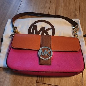(SOLD) Michael Kors Purse 👛 🩷